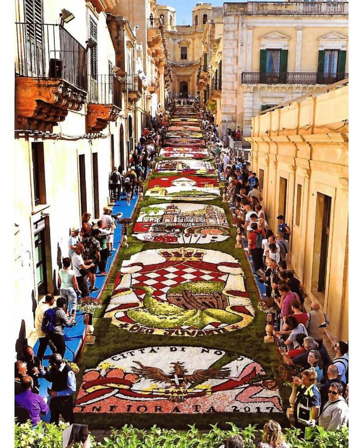 Casa Vacanze Il Quadrifoglio Noto Exterior foto